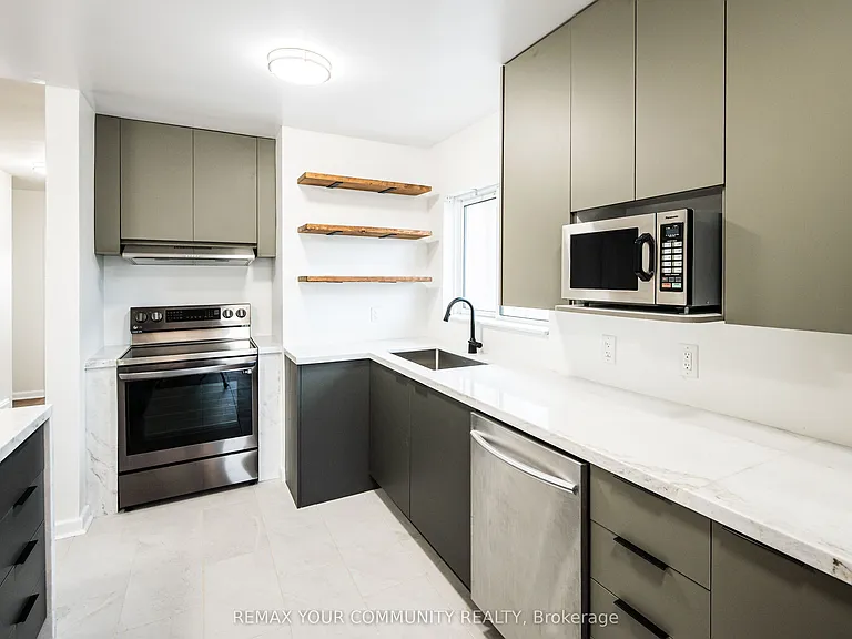 57 Apted Ave #UPPER — Photo 10