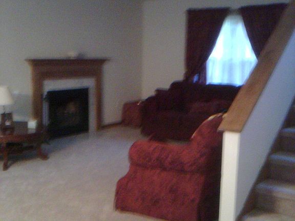 Living Room w Fireplace