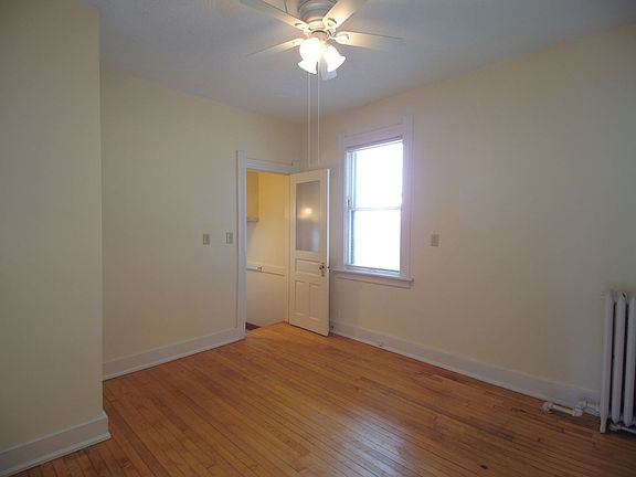 5th image of 2204 E Ivanhoe Pl #20
