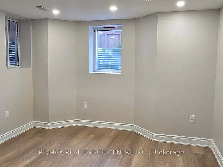 1 Nairn Cir #389 — Photo 7