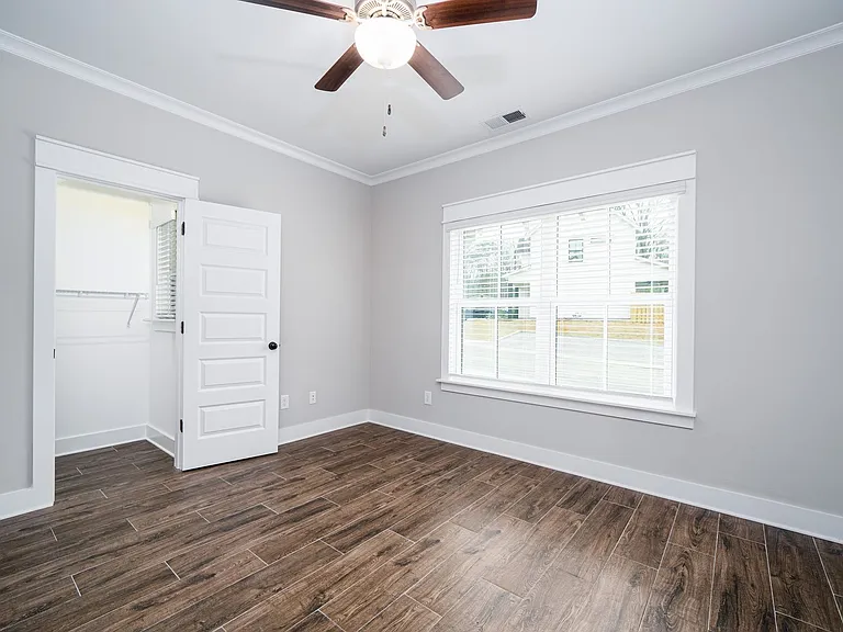 1524 Cottage Grv — Photo 10