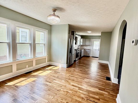 5th image of 2907 Cypress St