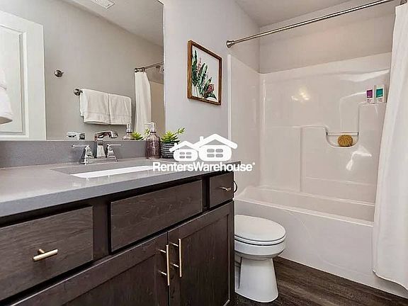 5th image of 3619 NE Kara Ln