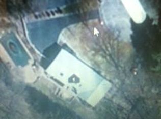 8 Barnyard Ln, Setauket, NY 11733