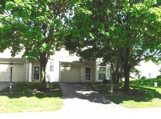 16 Carey Ln #16, Streamwood, IL