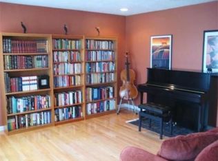 11 Saint Lawrence Way, North Attleboro, MA 02760