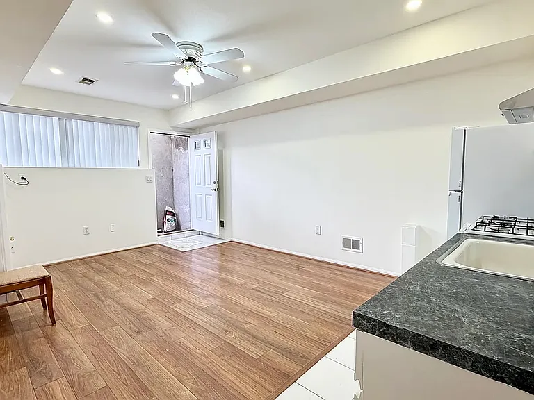 305B Tysens Ln #LL — Photo 1
