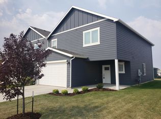 3311 12th Ave W, Dickinson, ND 58601