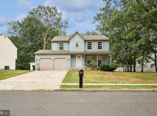 83 Rosalind Cir, Sicklerville, NJ 08081