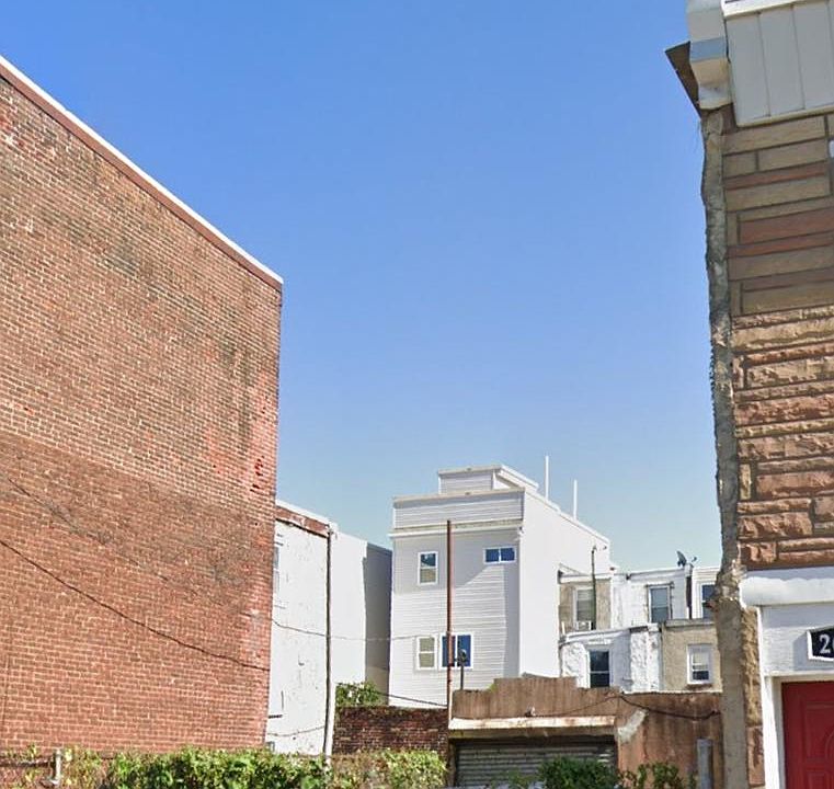 1st image of 2647 Emerald St