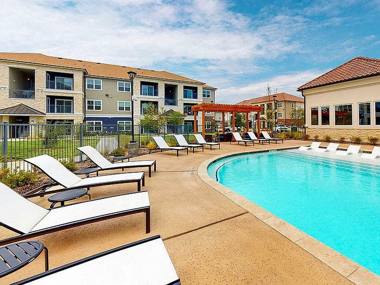 99 at Southwinds Pool