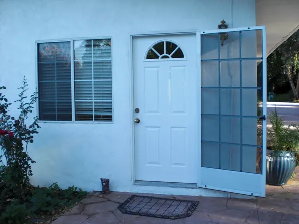 (undisclosed Address), Woodland Hills, CA 91367