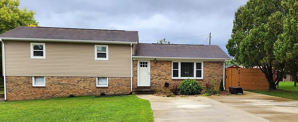 1st image of 301 Shadowlawn St