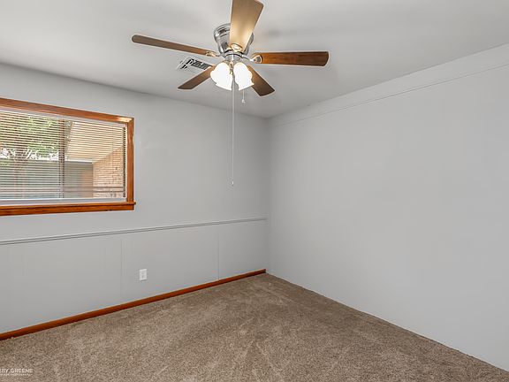 5th image of 4103 Glen St