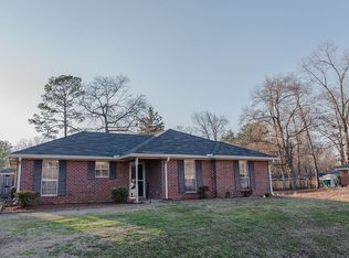 87 Meadow Oaks Ct, Millbrook, AL 36054