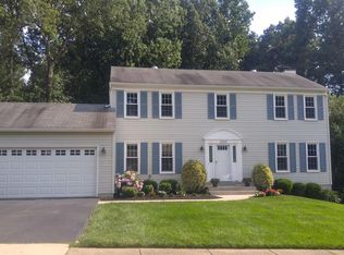 12235 Ox Hill Rd, Fairfax, VA 22033