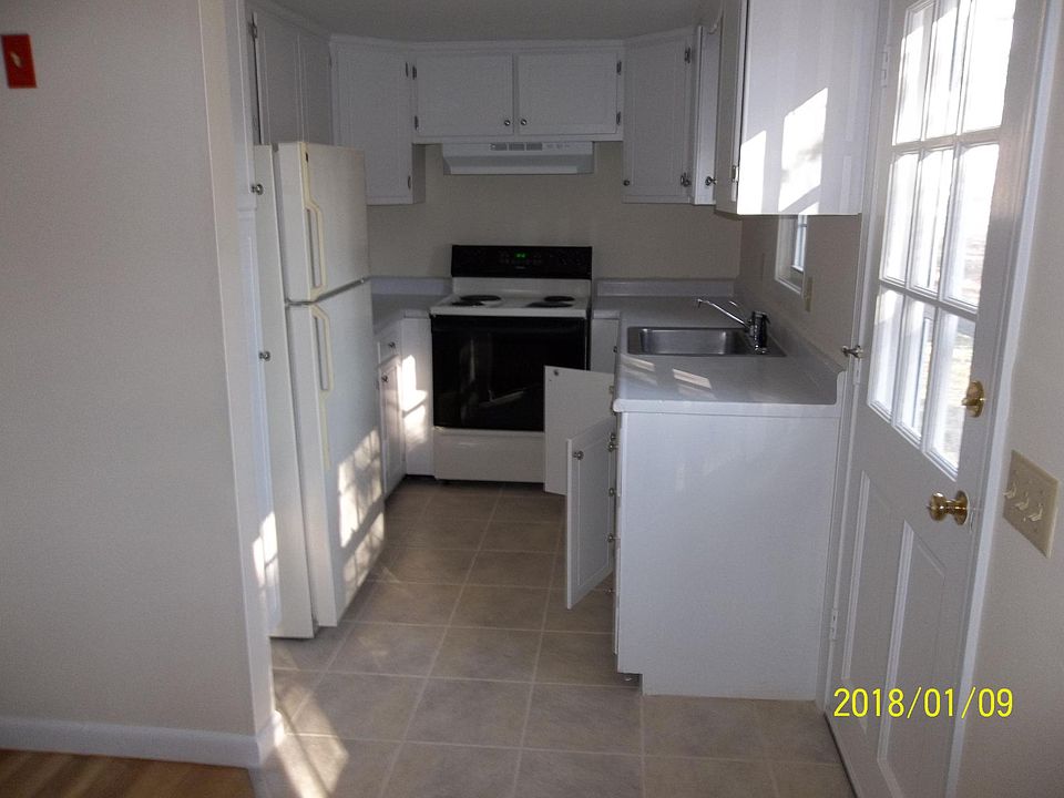 galley kitchen