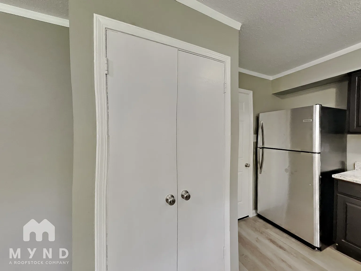 3 bed, 2.0 bath, 1524 sqft, $1,405 — Photo 3