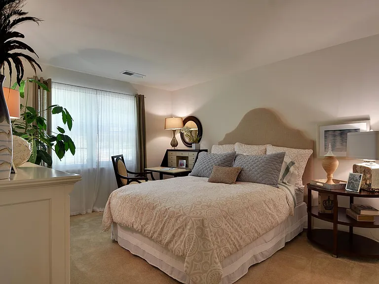 Hickory Hills Condominiums — Photo 10