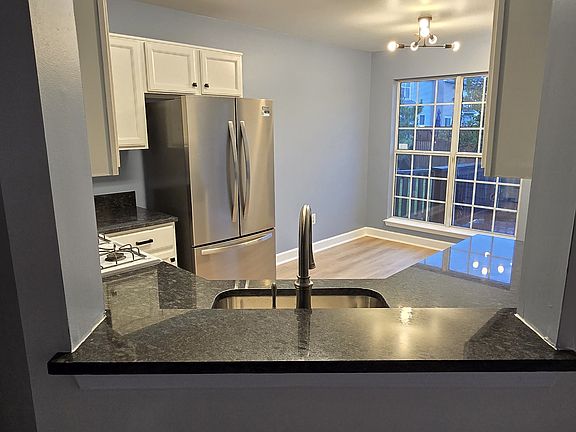 5th image of 241 Kirbys Landing Ct