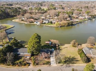 413 Elizabeth Lake Dr, Hampton, VA 23669