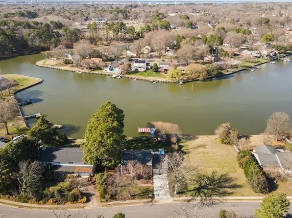 413 Elizabeth Lake Dr, Hampton, VA 23669