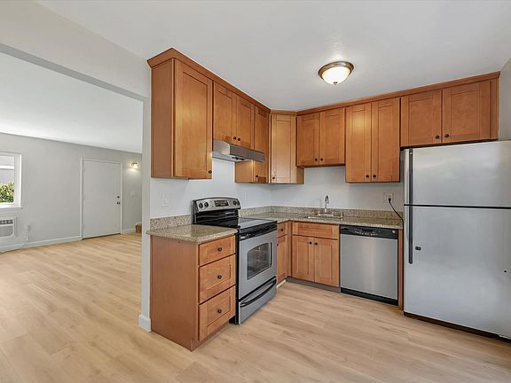 3rd image of 1608 Hollenbeck Ave APT 5