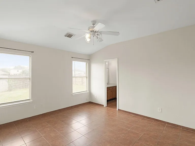1907 Wooded Acres Dr — Photo 9