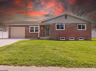 678 Bellaire Dr, Morgantown, WV
