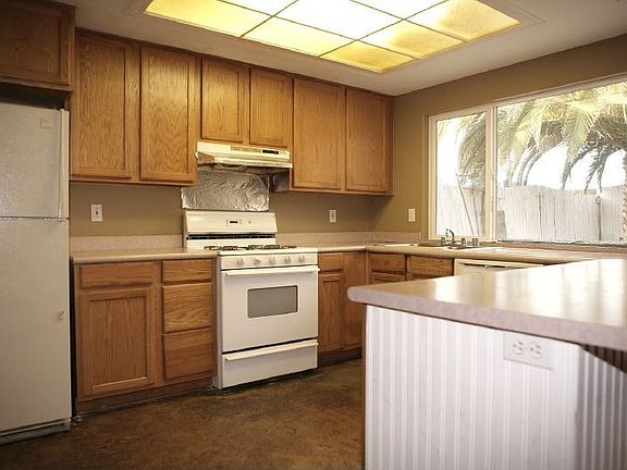 4th image of 753 Melrose Pl
