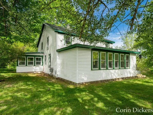 10860 Douglas Ave, Plainwell, MI 49080
