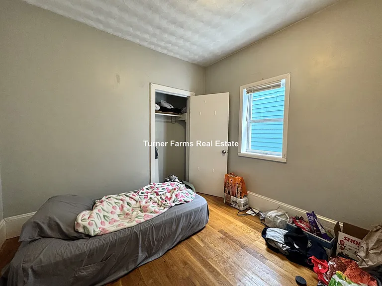 94 E Cottage St #3R — Photo 7