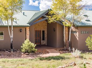 32 Woodlands Dr, Tijeras, NM 87059