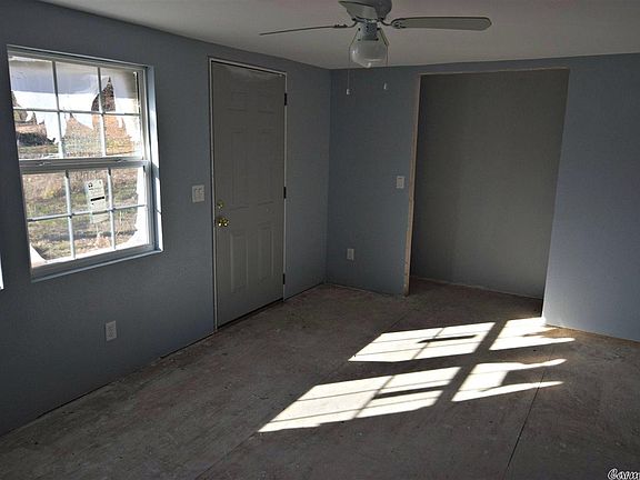 2nd image of 124 School St