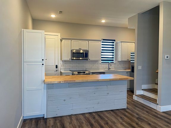 2nd image of 1607 Fagan St #109