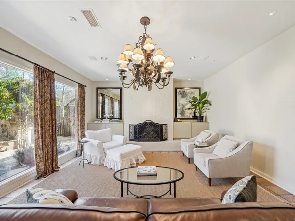 230 Gessner Rd, Houston, TX 77024