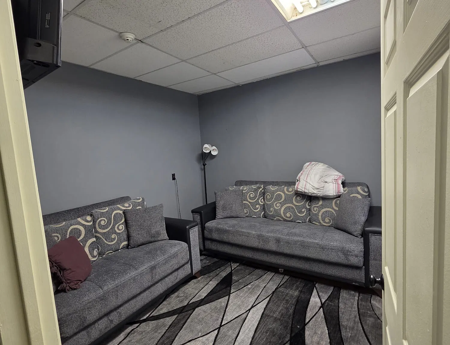 6 bed, $4,800 — Photo 4