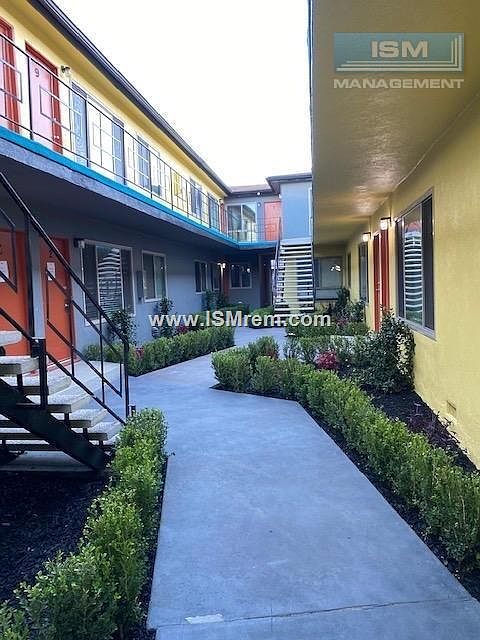 2nd image of 1222 W 39th St #11