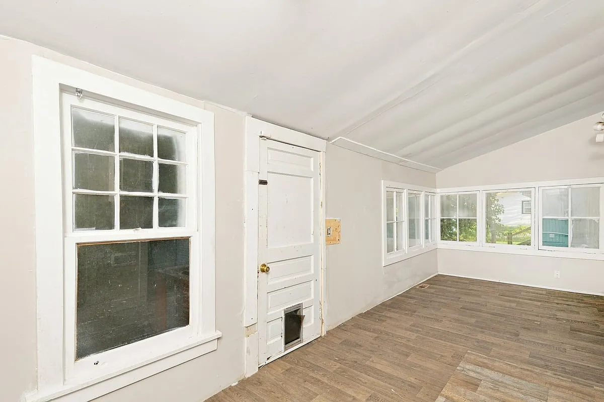 1341 N Santa Fe Ave — Photo 4