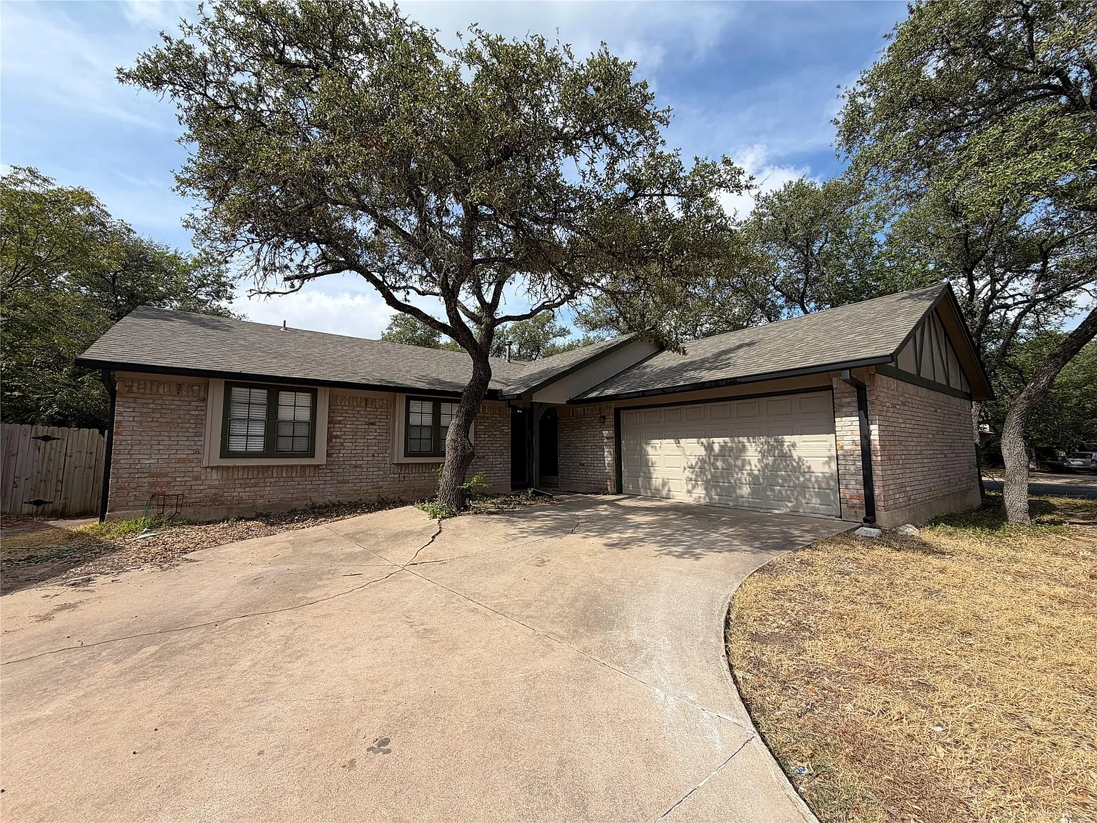 4 bed, 2.0 bath, 1735 sqft, $2,200 — Photo 1