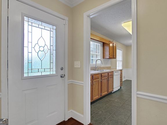 4th image of 2020 Heatherdale Ln SW