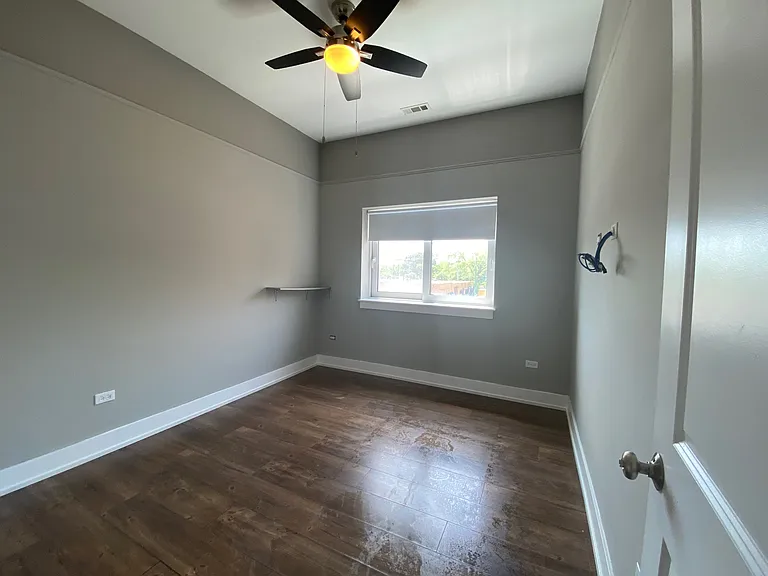 5911 N Northwest Hwy #205 — Photo 9
