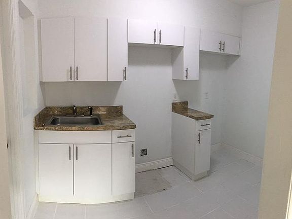 4th image of 1421 NW 41st St #0