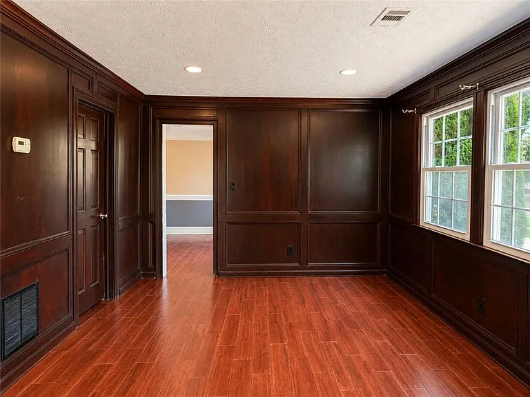 4225 Friar Tuck Ln — Photo 6