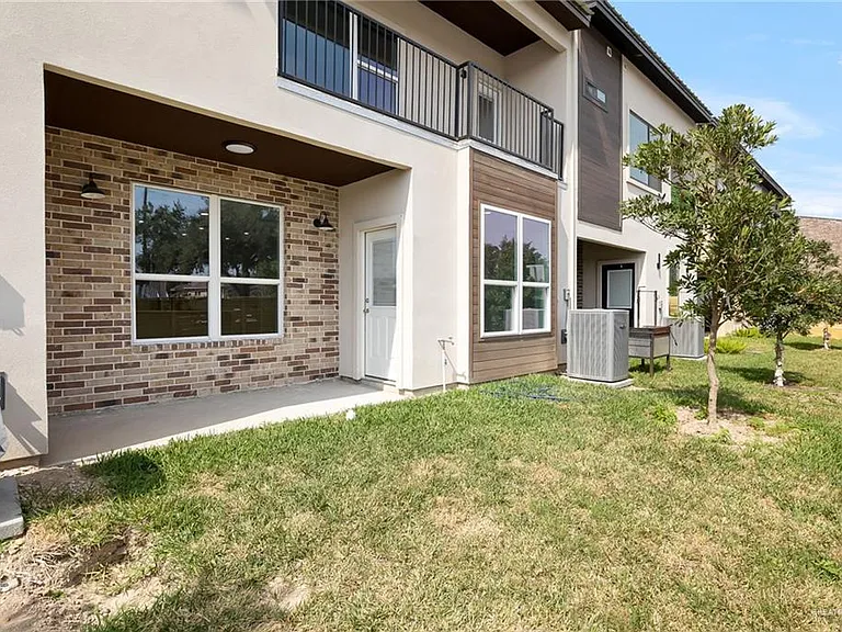 916 S Bicentennial Blvd — Photo 17