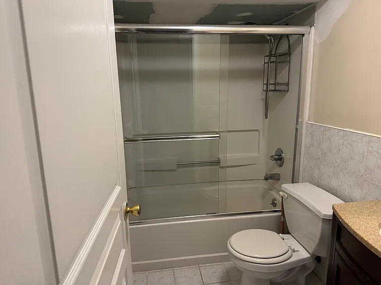 641 Tompkins Ave #1 — Photo 4