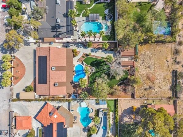 2935 S Torrey Pines Dr, Las Vegas, NV 89146