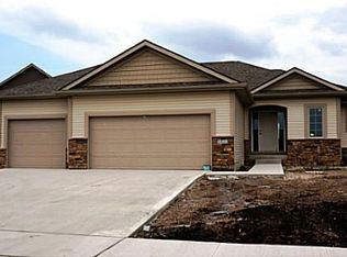 385 NE Fox Run Trl, Waukee, IA 50263