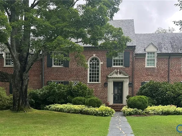 15 Roslyn Rd, Richmond, VA 23226