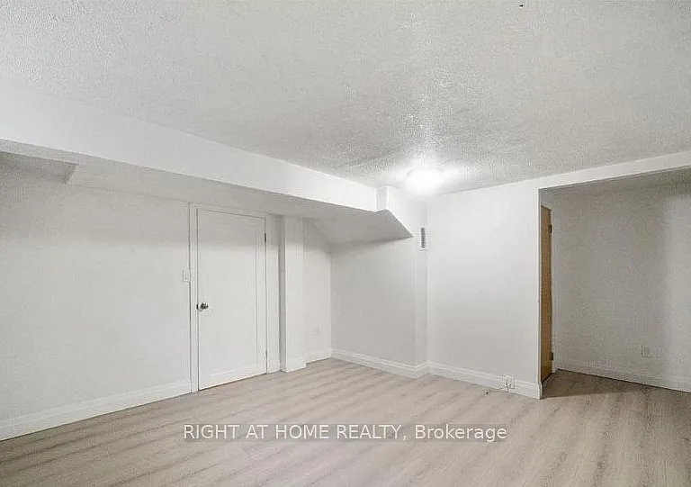 484 Phillip Murray Ave #LOWER — Photo 8